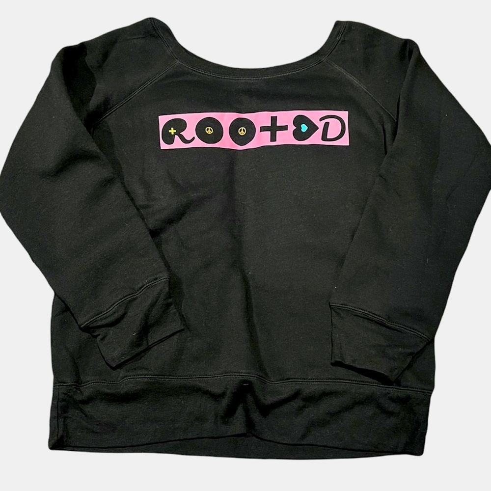 Scoop neck sweater